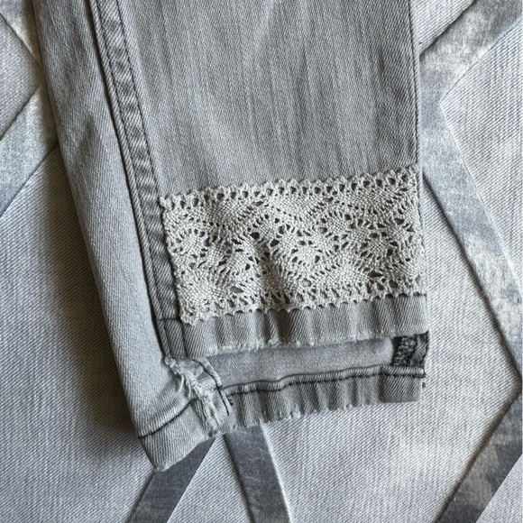 ❌SOLD❌ Zara jeans size usa 04 Méx 26 grey - Picture 2 of 5